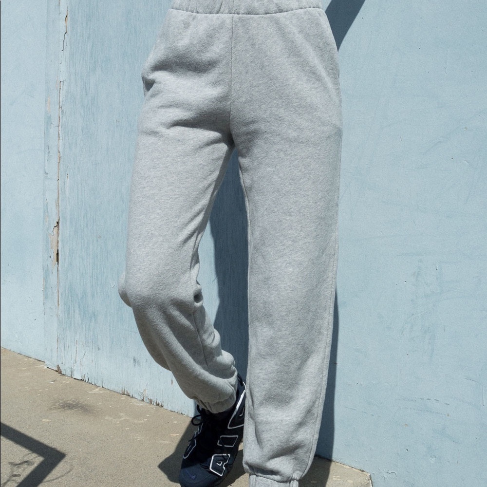 BRANDY MELVILLE GRAY SWEATPANTS